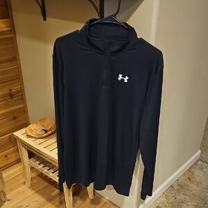 Mens Large Like New 3/4 Long Skeeve Performance Shirt